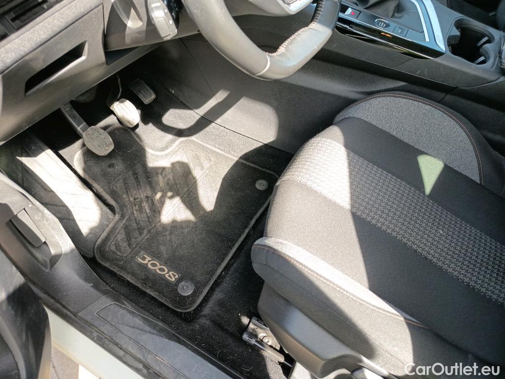  Peugeot  3008 PEUGEOT  / 2020 / 5P / todoterreno 1.5 BlueHDi 96kW (130CV) S&S Active Pack #18
