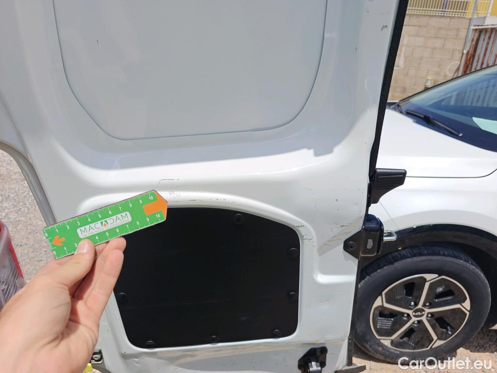  Citroen  Berlingo CITROEN  / 2018 / 4P / furgón derivado de turismo Talla M BlueHDi 100 CLUB #25