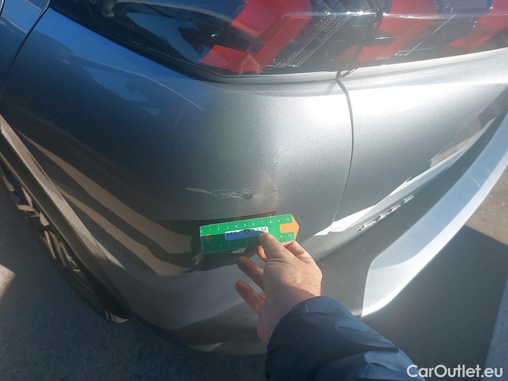  Peugeot  2008 PEUGEOT  / 2019 / 5P / todoterreno Allure BlueHDI 130 S&S EAT8 (Partners) #19