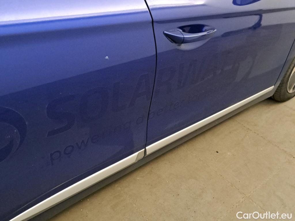  Hyundai   Ioniq HYUNDAI / 2019 / 5P / berlina con portón 1.6 GDI PHEV Klass DCT #13