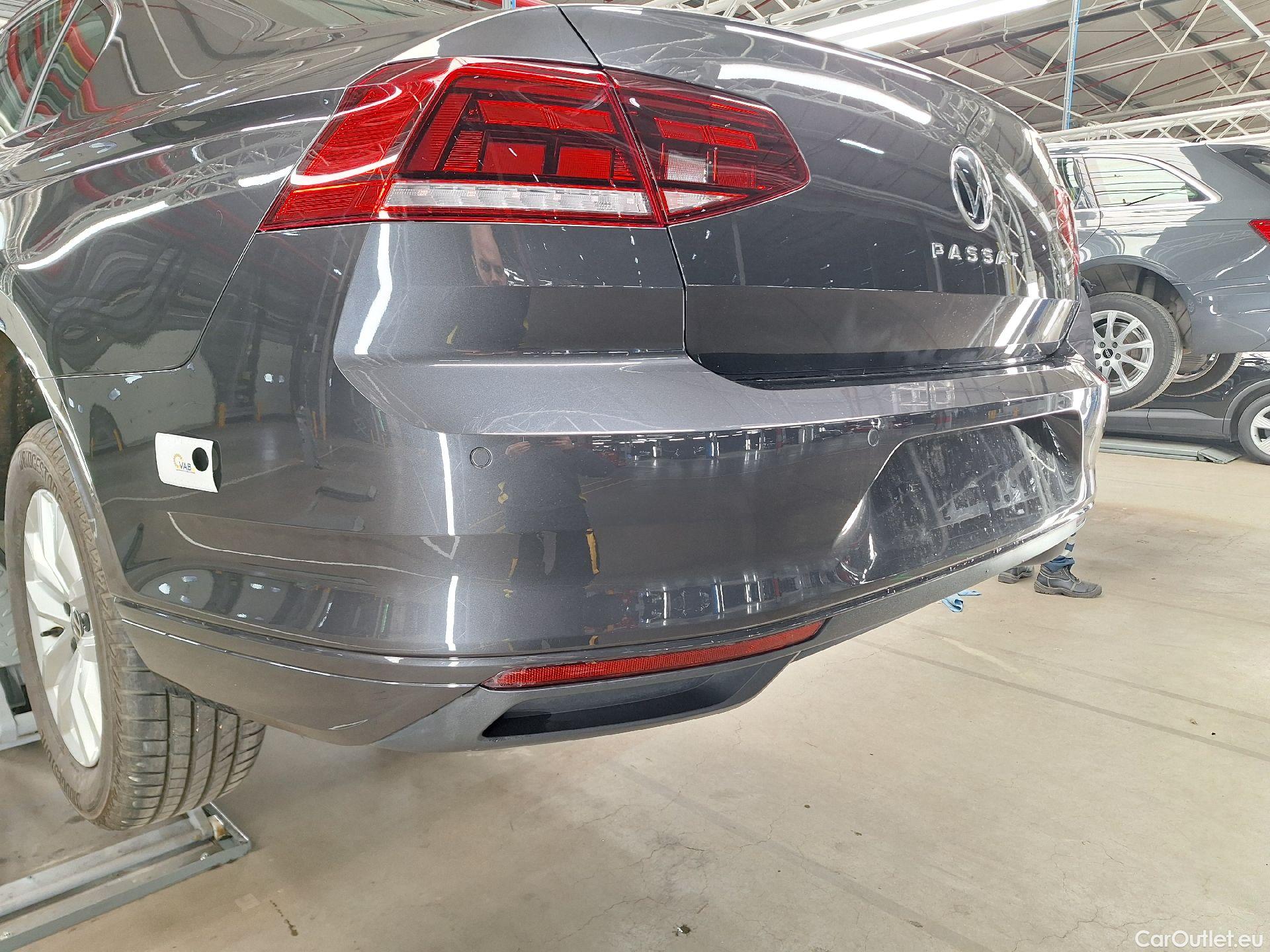  Volkswagen  Passat VW,  FL'19, Volkswagen  2.0 TDI 110kW Style 4d #10