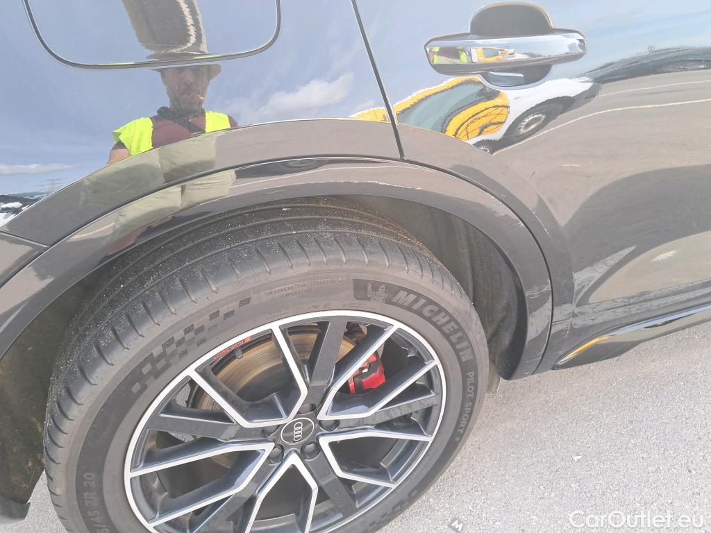  Audi  Q5 AUDI  SPORTBACK / 2020 / 5P / todoterreno Black line 40 TDI 150kW quattro-ultra #48