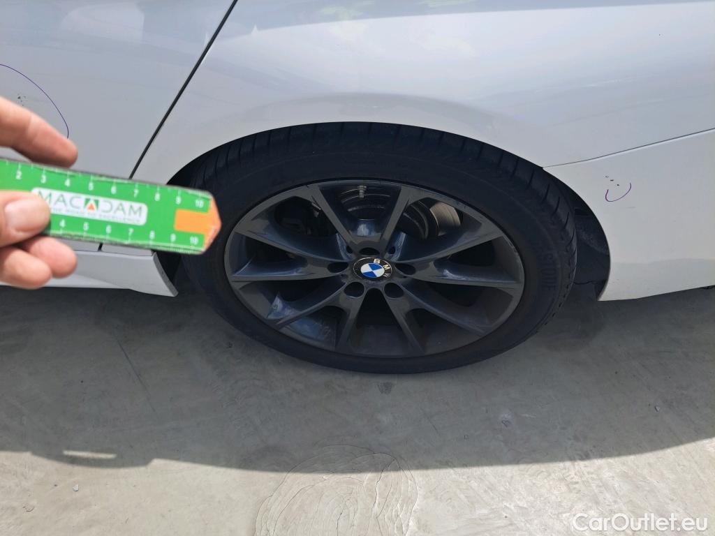  Bmw  Serie 3 BMW  4p 6G sedán 320dA #12
