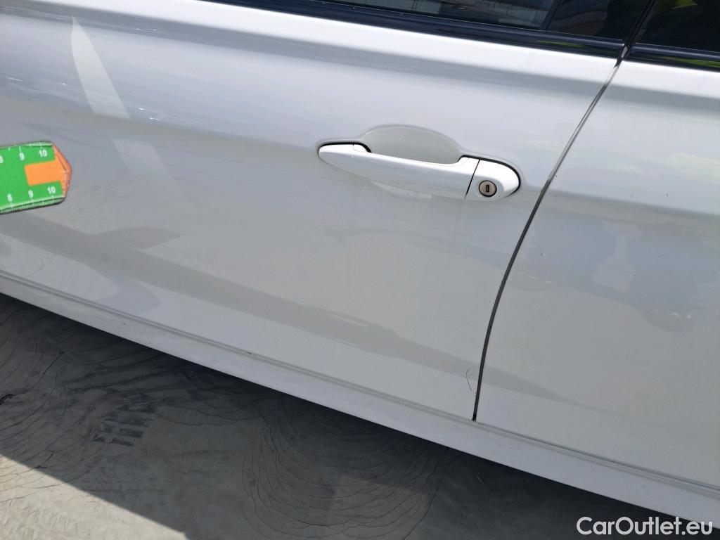  Bmw  Serie 3 BMW  4p 6G sedán 320dA #37