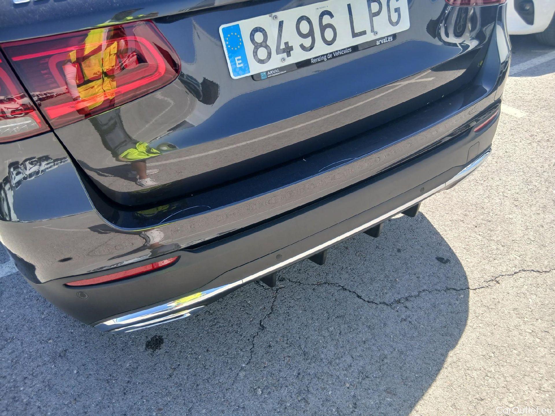  Mercedes  G-Klasee MERCEDES-BENZ Clase GLC 300 de 4MATIC 306 CV #24