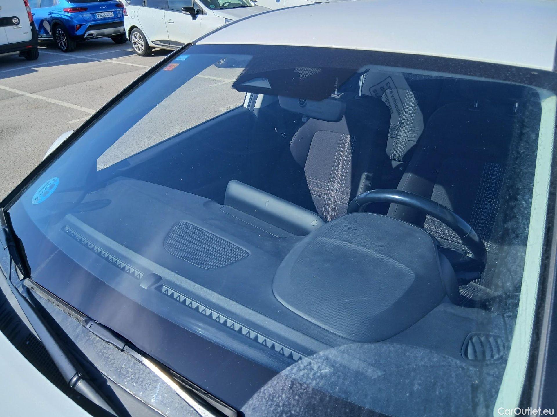  Hyundai  i20 HYUNDAI  / 5P / 1.0 TGDI 100 CV Essence #3