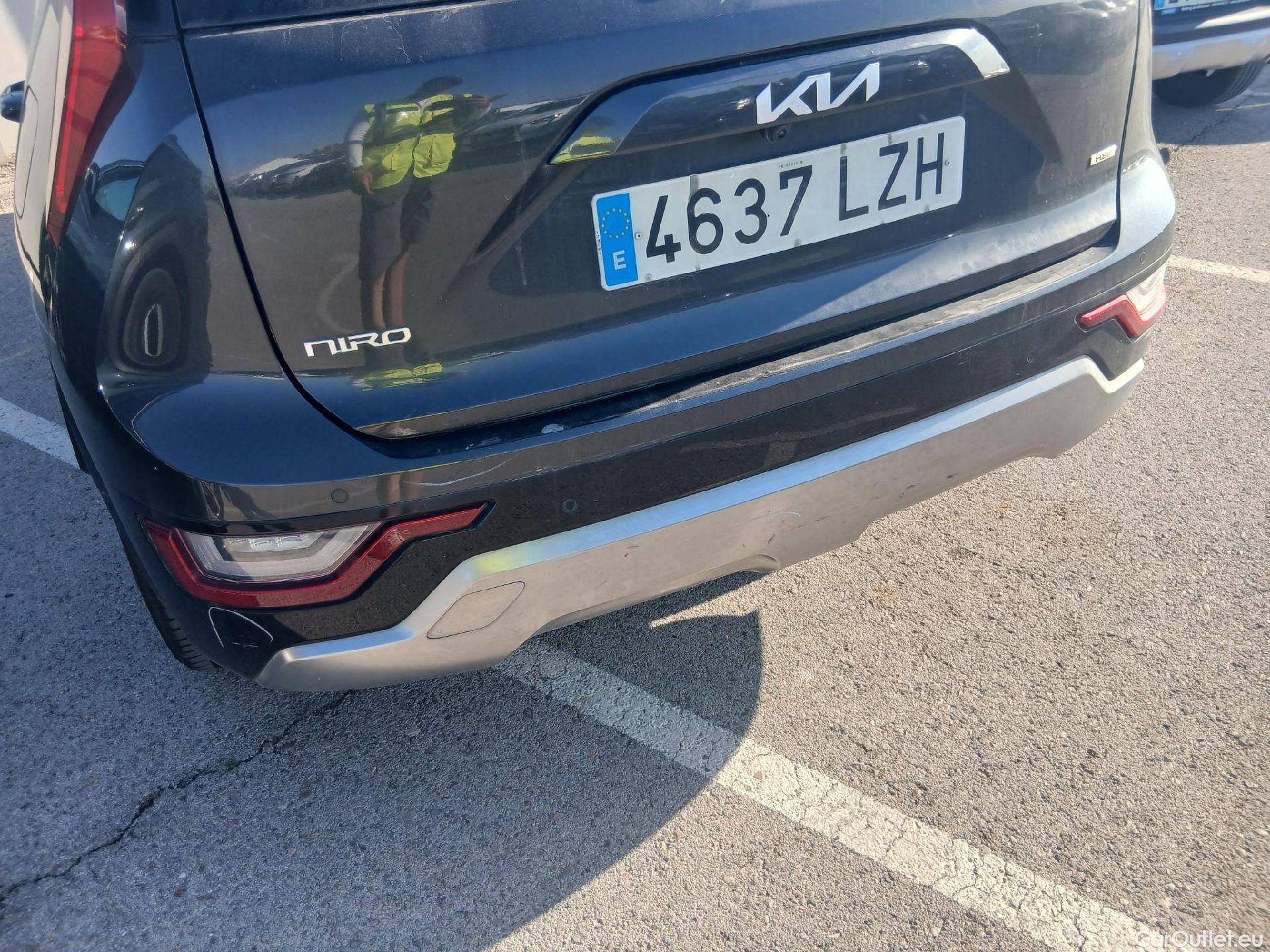  KIA  Niro KIA  / 2022 / 5P / crossover 1.6 GDi HEV 104kW (141CV) Drive #26