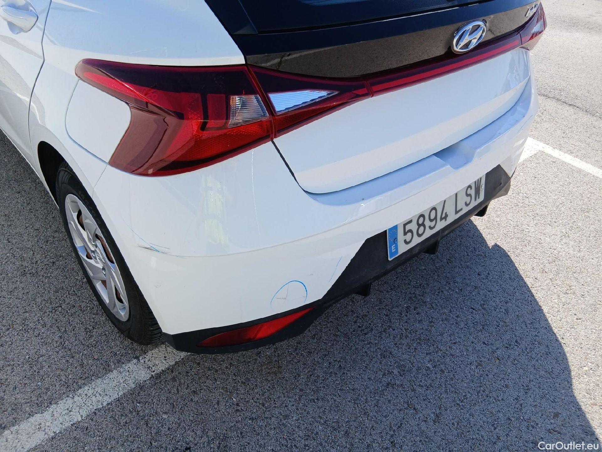  Hyundai  i20 HYUNDAI  / 5P / 1.0 TGDI 100 CV Essence #29