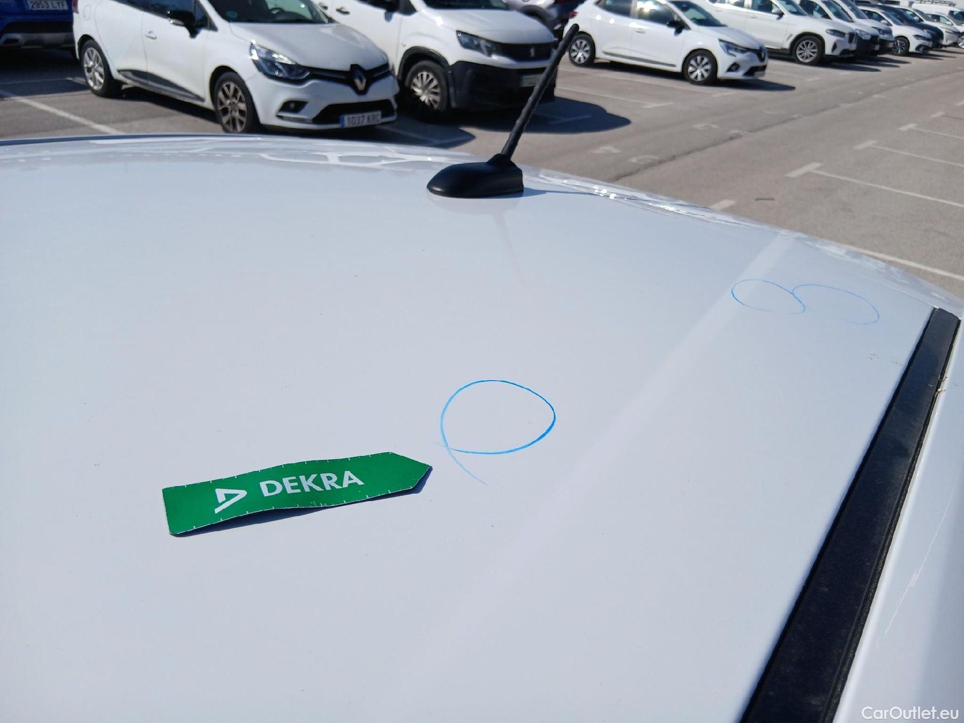  Hyundai  i20 HYUNDAI  / 5P / 1.0 TGDI 100 CV Essence #25