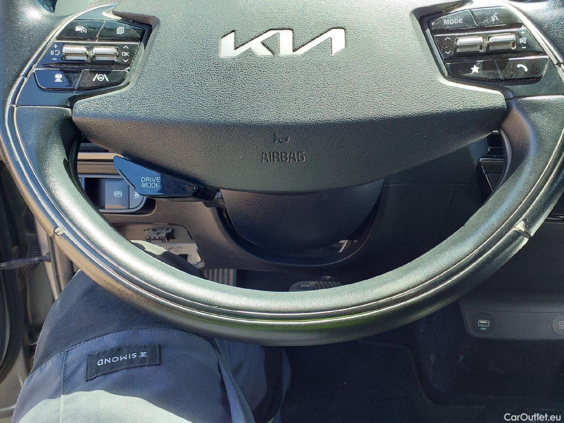  KIA  Ev6 KIA  / 2021 / 5P / todoterreno Air 58kWh 125kW RWD #12