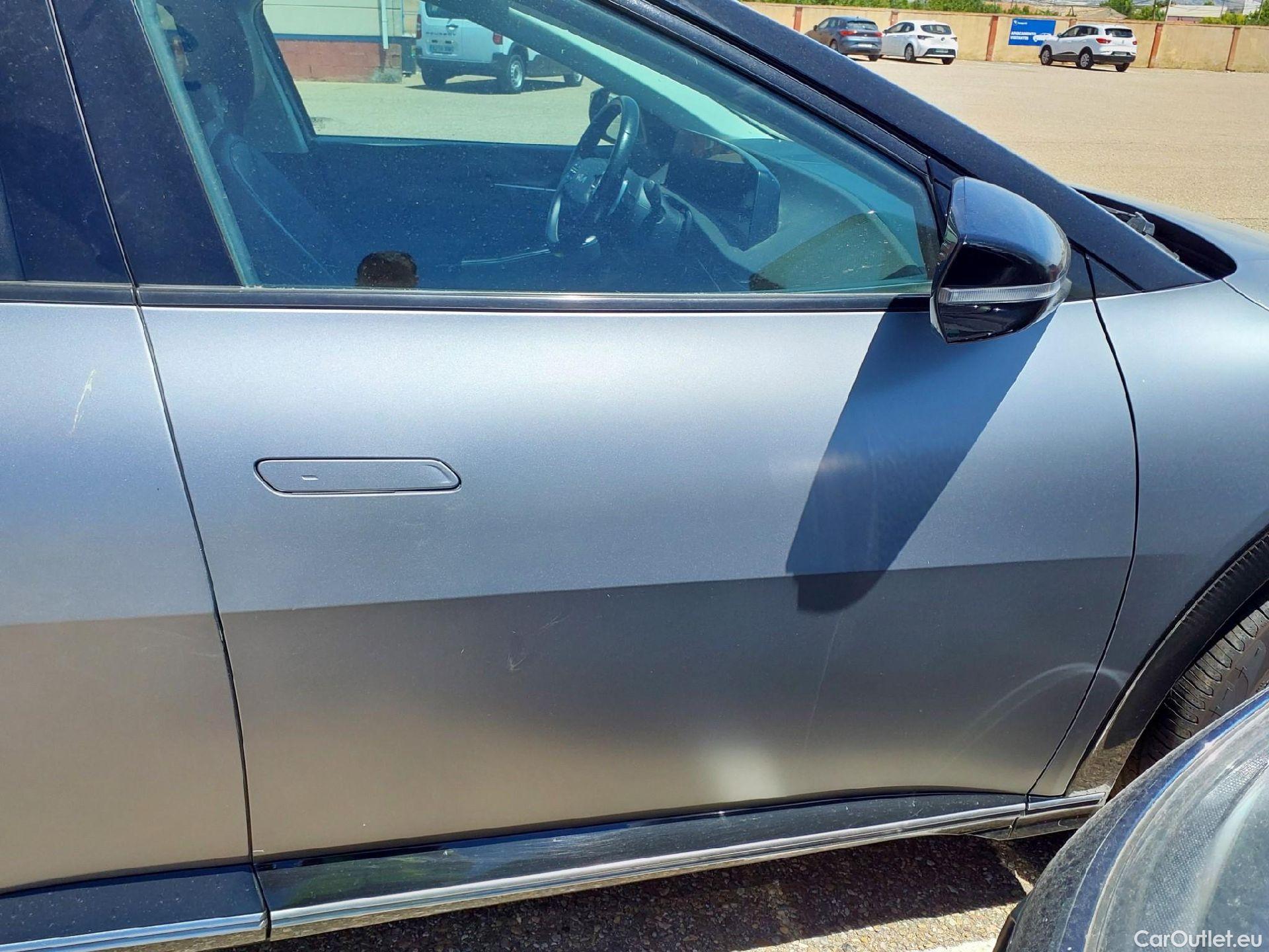  KIA  Ev6 KIA  / 2021 / 5P / todoterreno Air 58kWh 125kW RWD #35