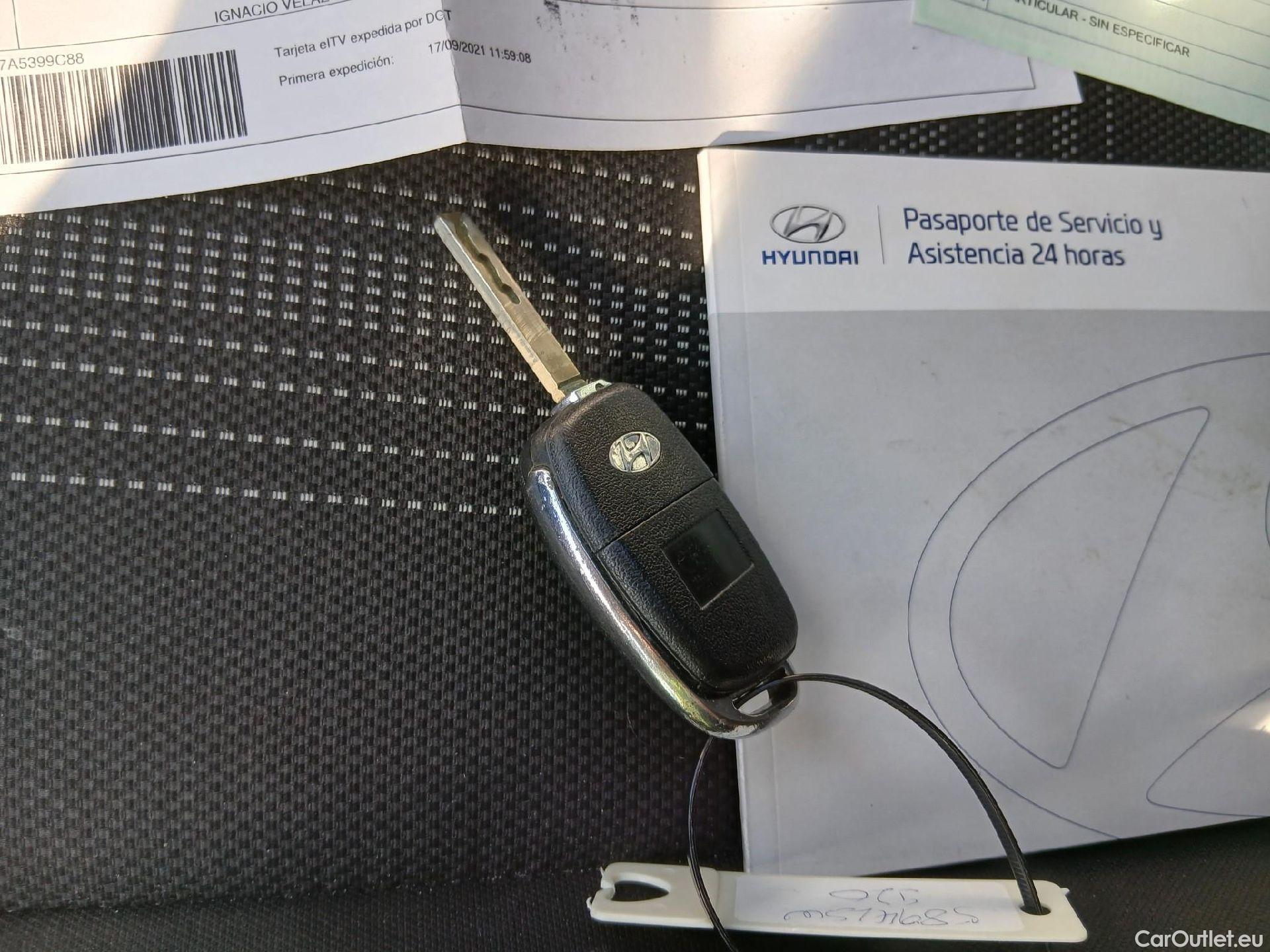  Hyundai  i20 HYUNDAI  / 5P / 1.0 TGDI 100 CV Essence #1