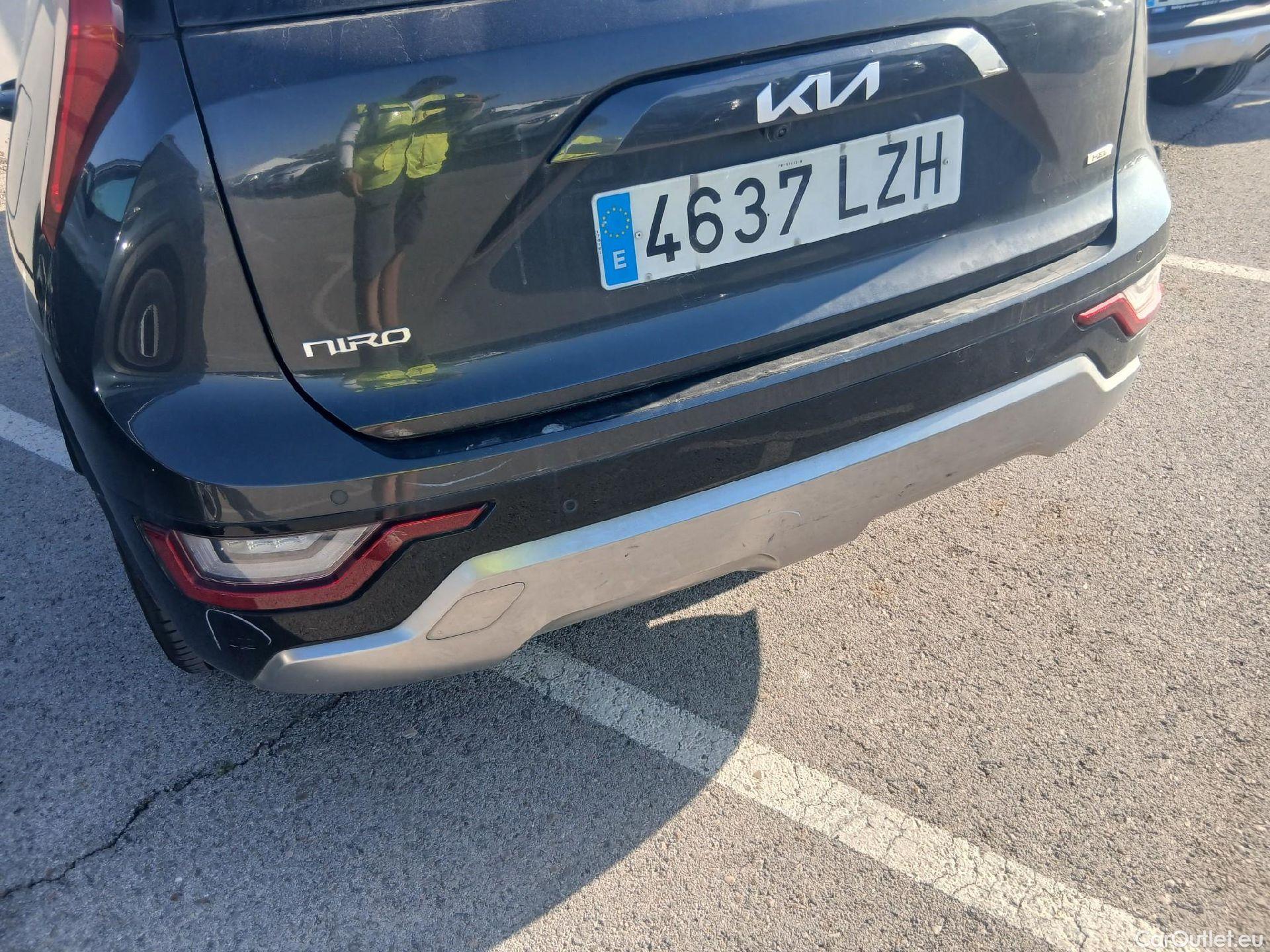  KIA  Niro KIA  / 2022 / 5P / crossover 1.6 GDi HEV 104kW (141CV) Drive #28
