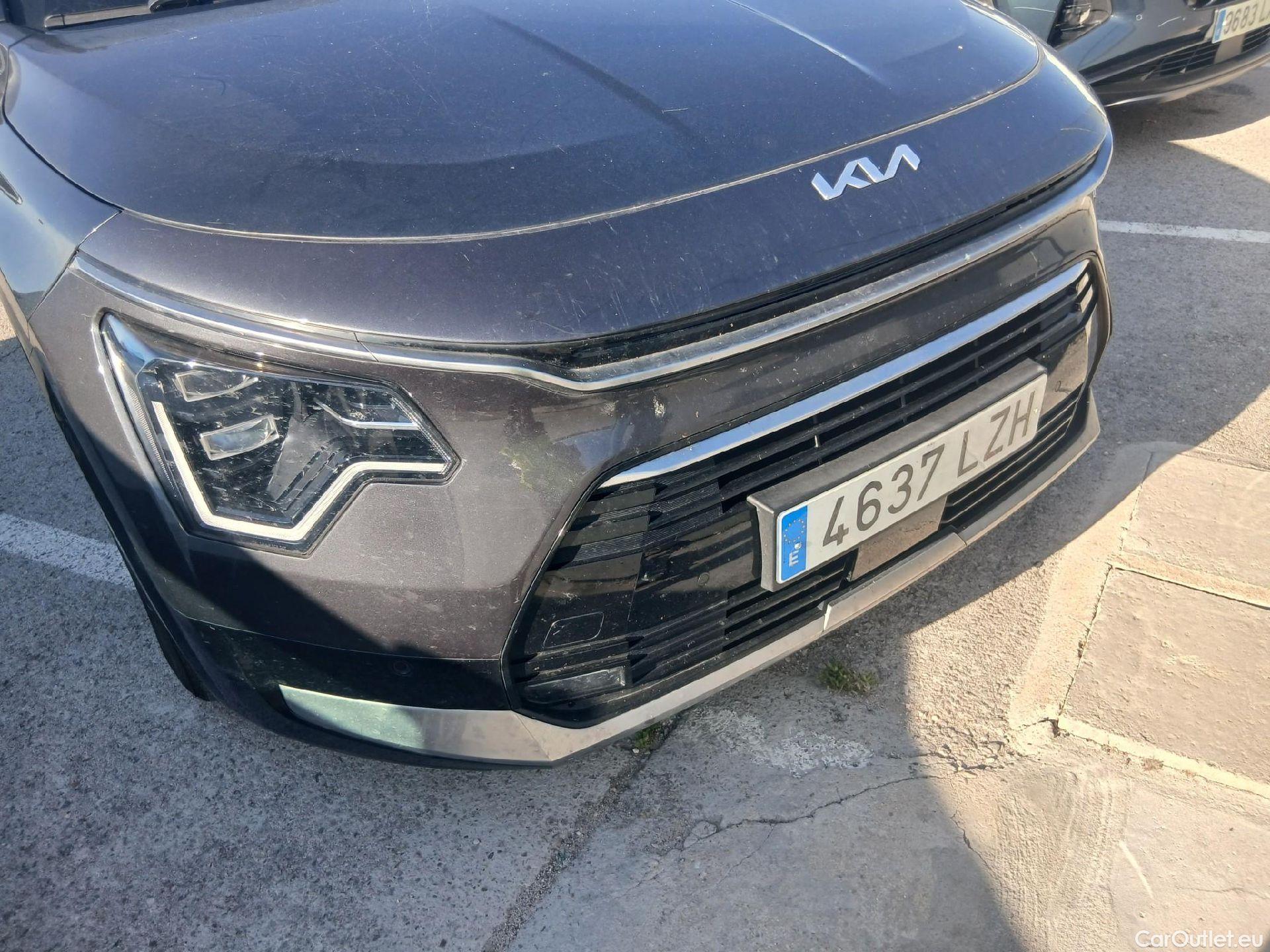  KIA  Niro KIA  / 2022 / 5P / crossover 1.6 GDi HEV 104kW (141CV) Drive #2