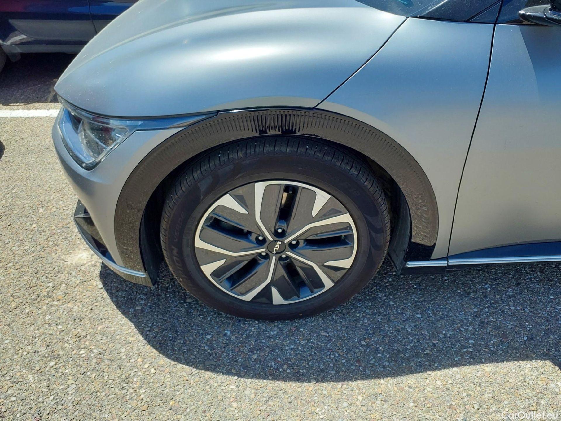  KIA  Ev6 KIA  / 2021 / 5P / todoterreno Air 58kWh 125kW RWD #17