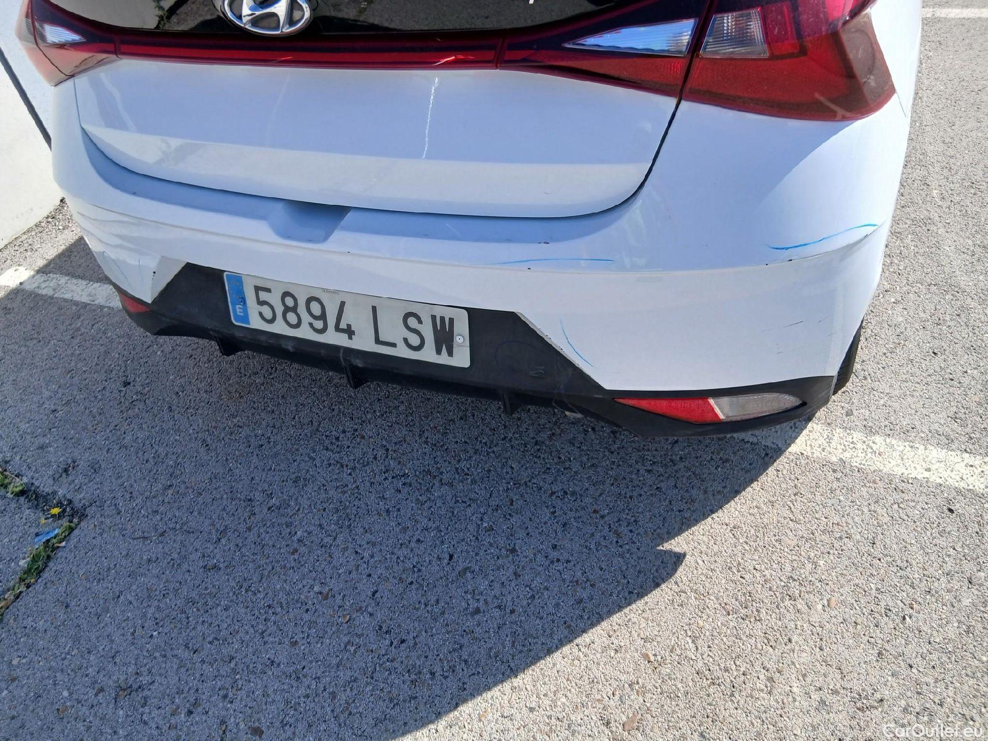  Hyundai  i20 HYUNDAI  / 5P / 1.0 TGDI 100 CV Essence #32