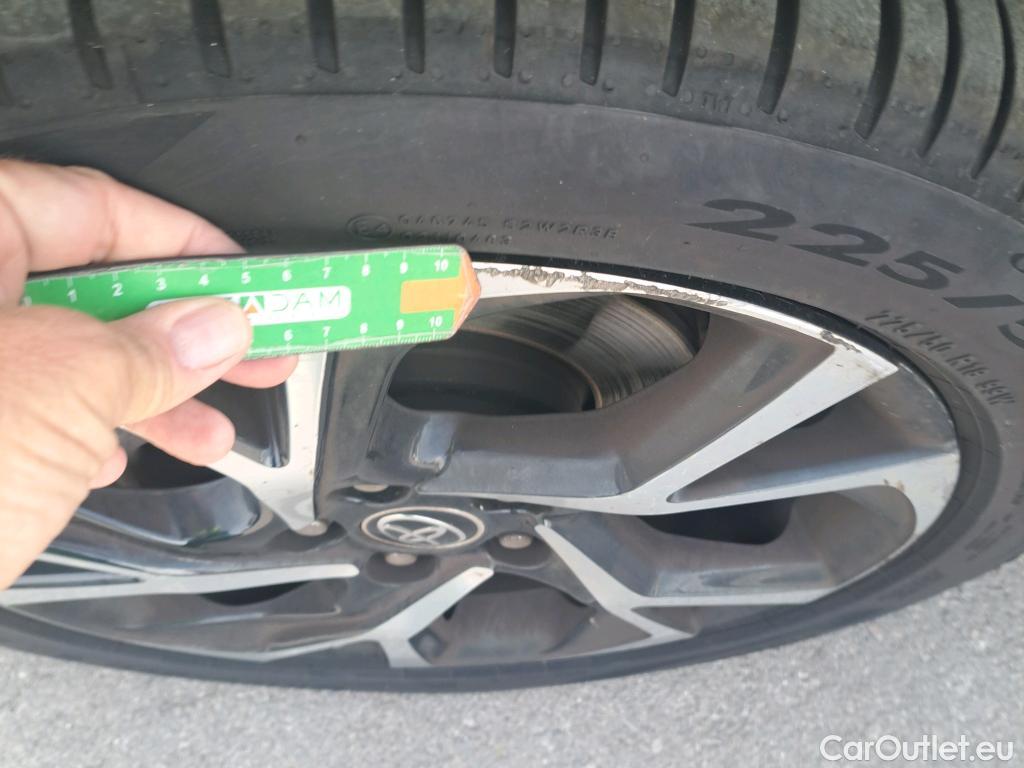  Toyota  C-HR TOYOTA  / 2019 / 5P / todoterreno 1.8 125H Advance #4