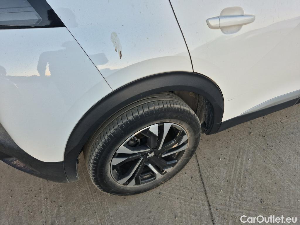  Peugeot  2008 PEUGEOT  / 2019 / 5P / todoterreno Allure BlueHDI 100 S&S BVM6 (AC) #19