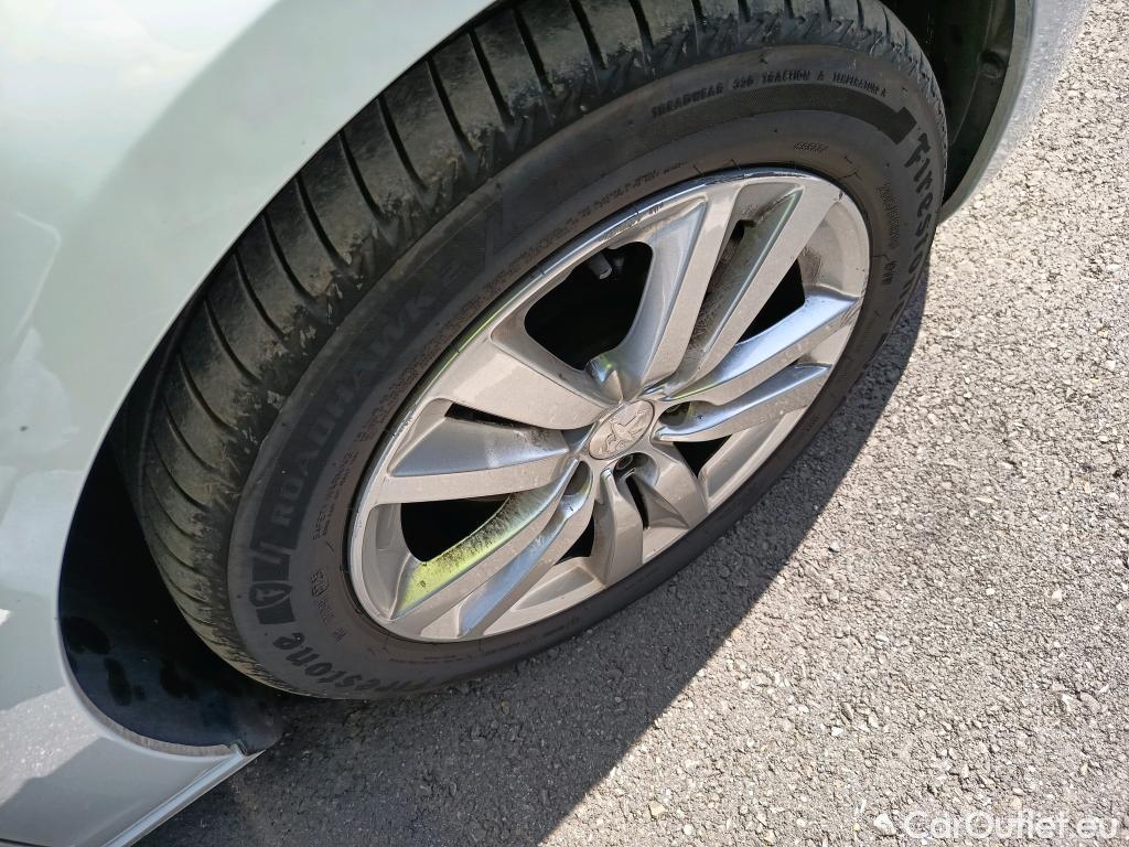  Peugeot  308 PEUGEOT  / 2017 / 5P / berlina con portón 5p Active Pack BlueHDi 130 S&S #11