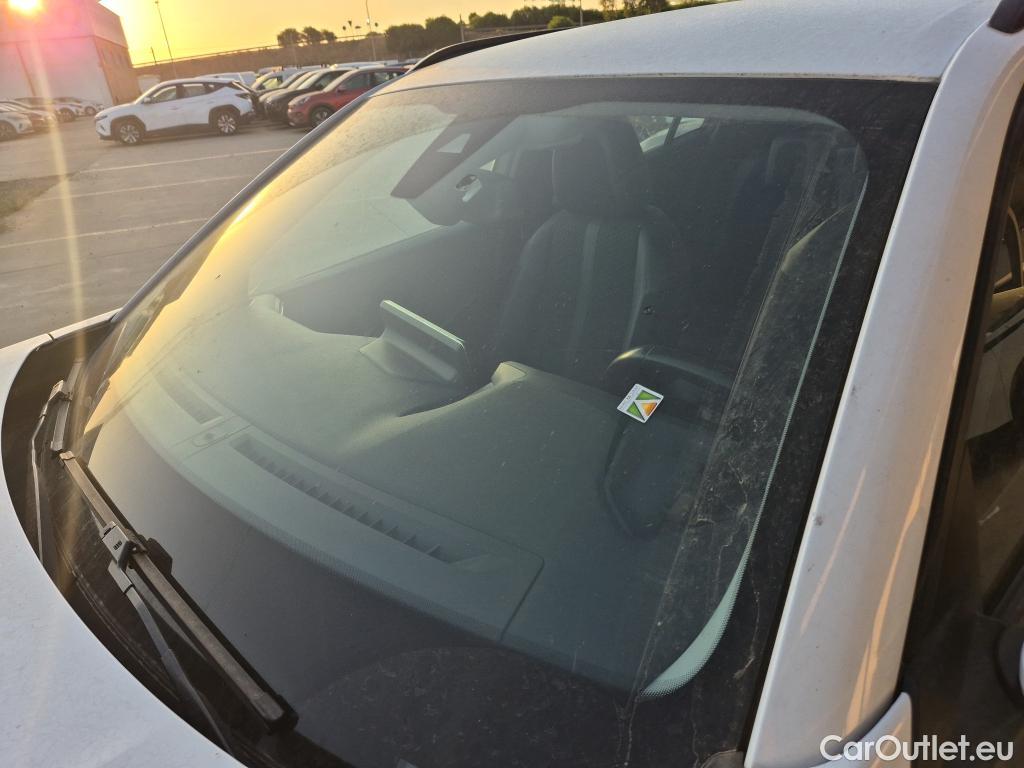  Peugeot  2008 PEUGEOT  / 2019 / 5P / todoterreno Allure BlueHDI 100 S&S BVM6 (AC) #1