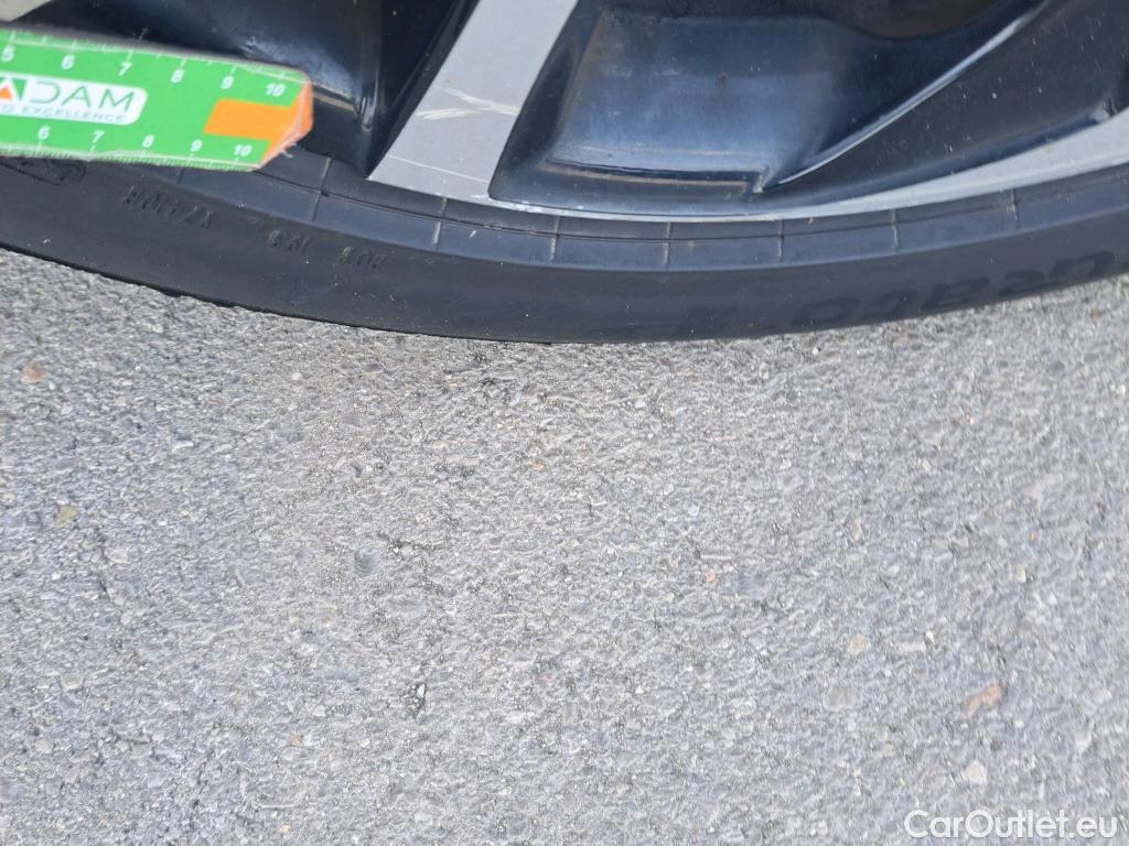  Toyota  C-HR TOYOTA  / 2019 / 5P / todoterreno 1.8 125H Advance #27