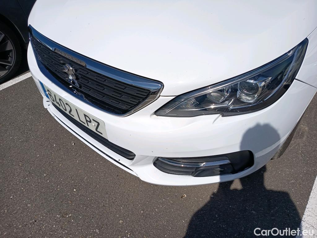  Peugeot  308 PEUGEOT  / 2017 / 5P / berlina con portón 5p Active Pack BlueHDi 130 S&S #13
