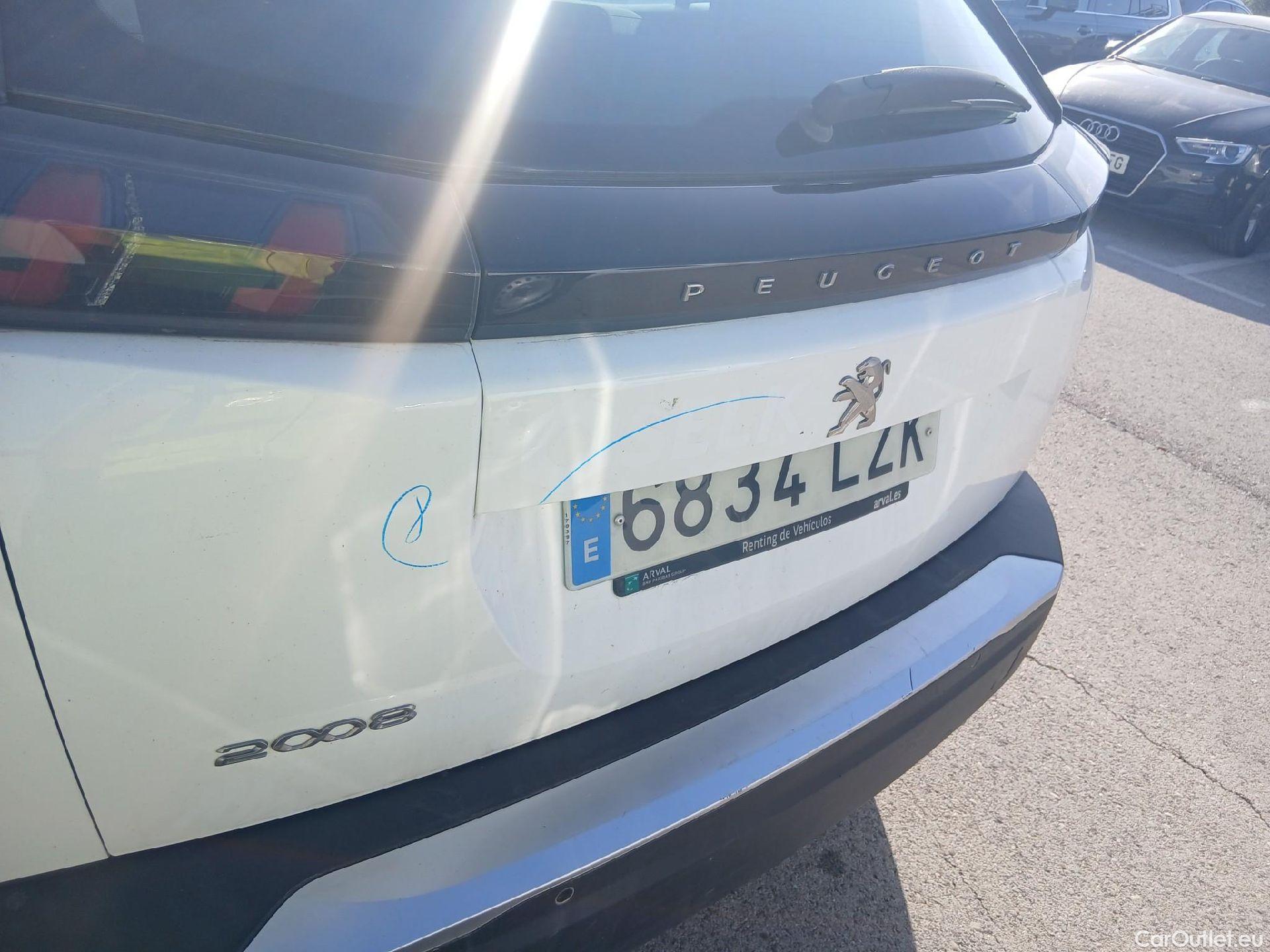 Peugeot  2008 PEUGEOT  / 2019 / 5P / todoterreno Active BlueHDI 81kW (110CV) #28
