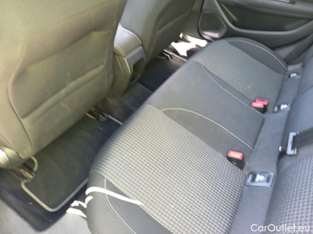  Peugeot  308 PEUGEOT  / 2017 / 5P / berlina con portón 5p Active Pack BlueHDi 130 S&S #7