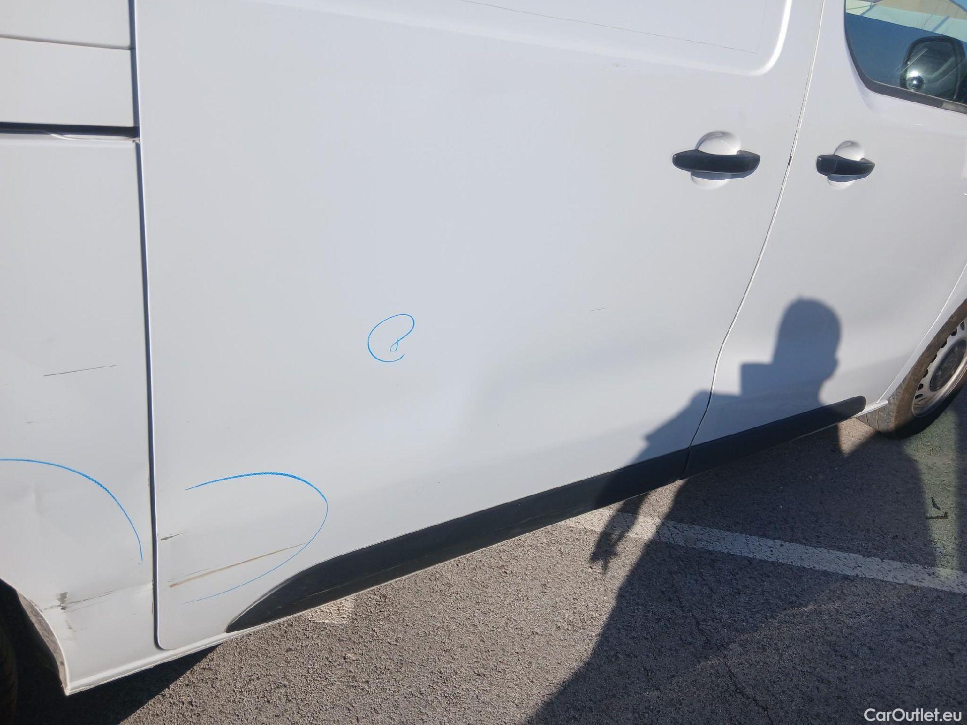  Citroen  Jumpy CITROEN  / 2016 / 4P / furgón Talla M BlueHDi 120 S&S 6v Control #32