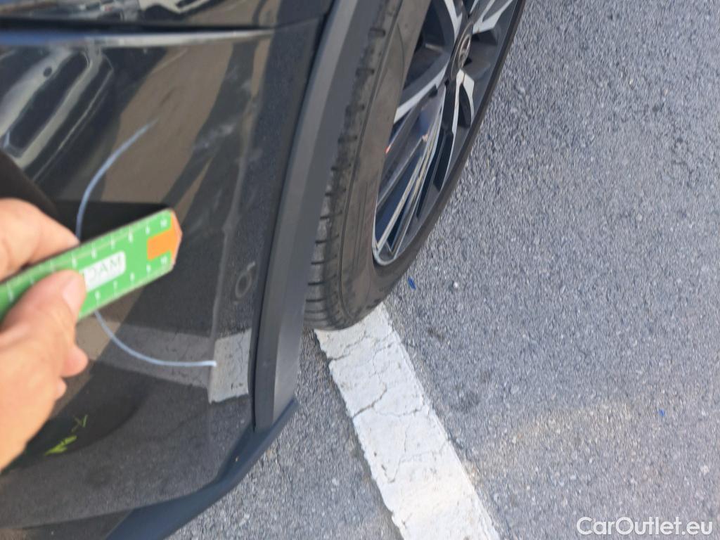  Toyota  C-HR TOYOTA  / 2019 / 5P / todoterreno 2.0 180H Style #41