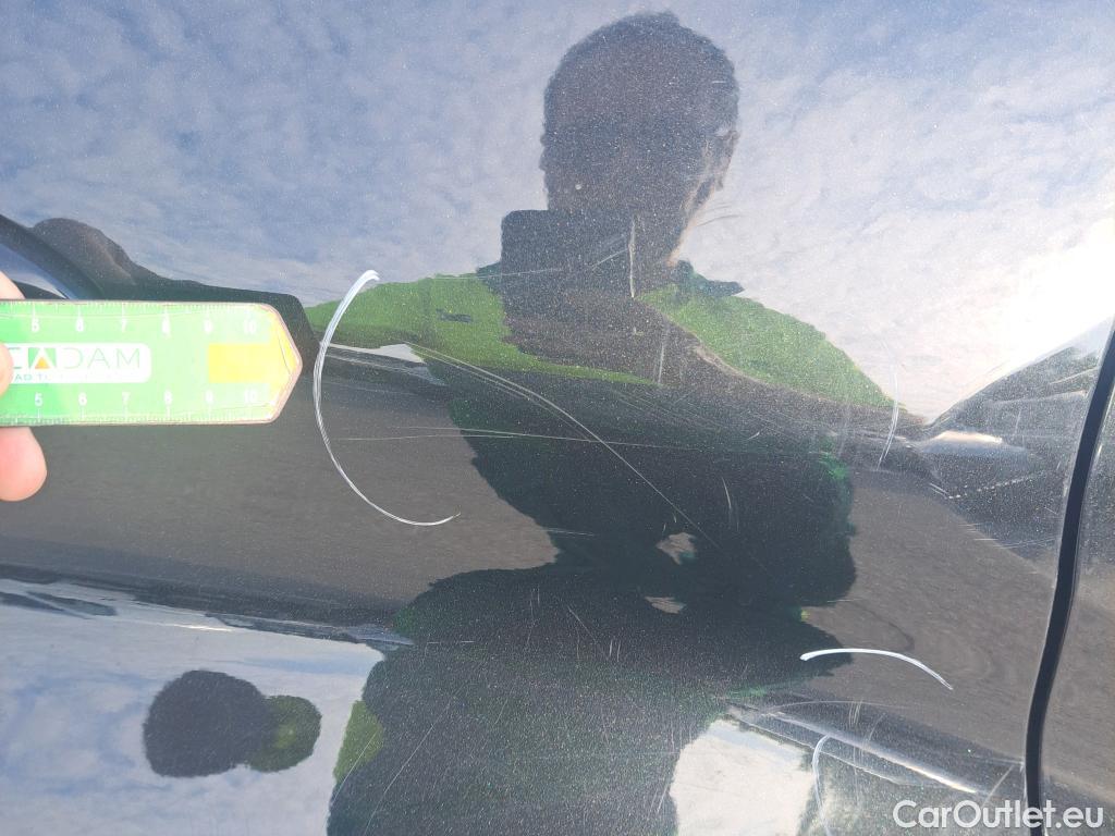  Toyota  C-HR TOYOTA  / 2019 / 5P / todoterreno 2.0 180H Style #60
