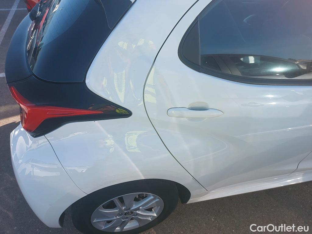  Toyota  Yaris TOYOTA  / 2020 / 5P / berlina con portón 1.5 120H Active Tech #5