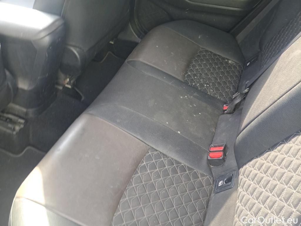  Toyota  C-HR TOYOTA  / 2019 / 5P / todoterreno 2.0 180H Style #23