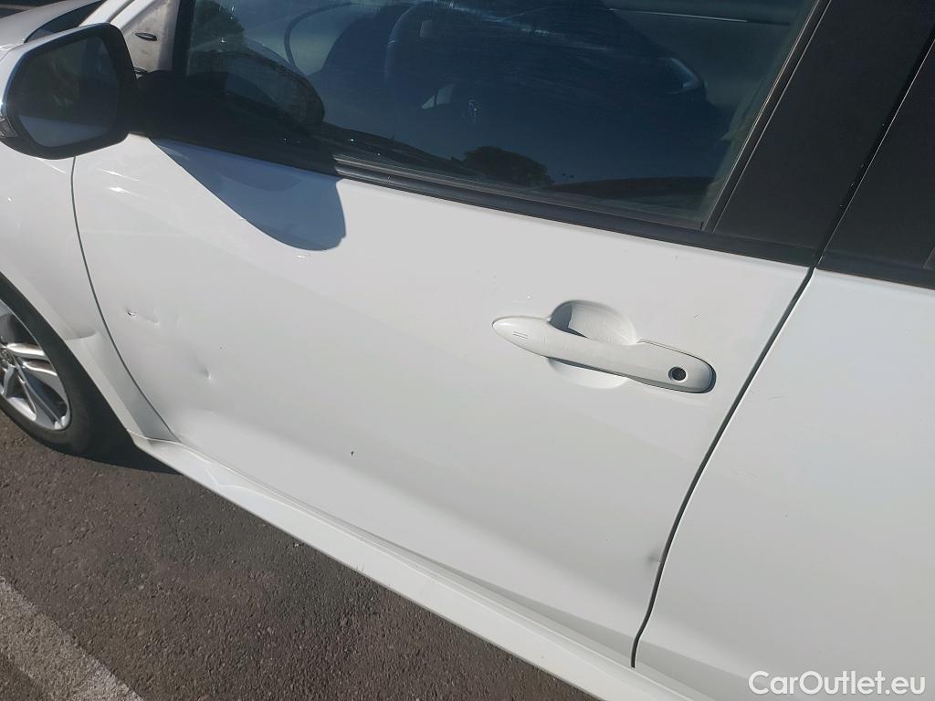  Toyota  Yaris TOYOTA  / 2020 / 5P / berlina con portón 1.5 120H Active Tech #3