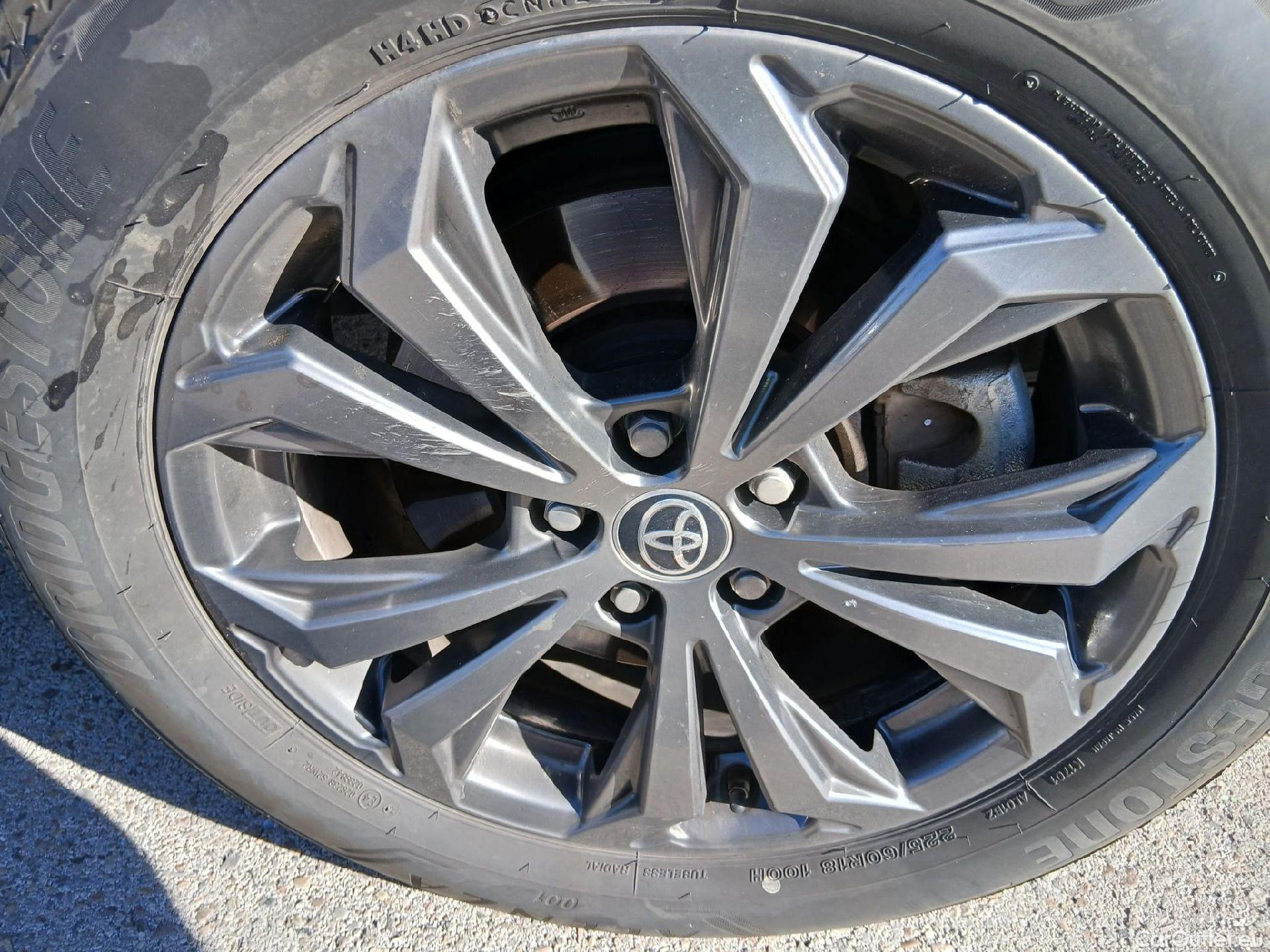  Toyota  RAV4 TOYOTA  / 2018 / 5P / todoterreno 2.5l 220H Advance #17