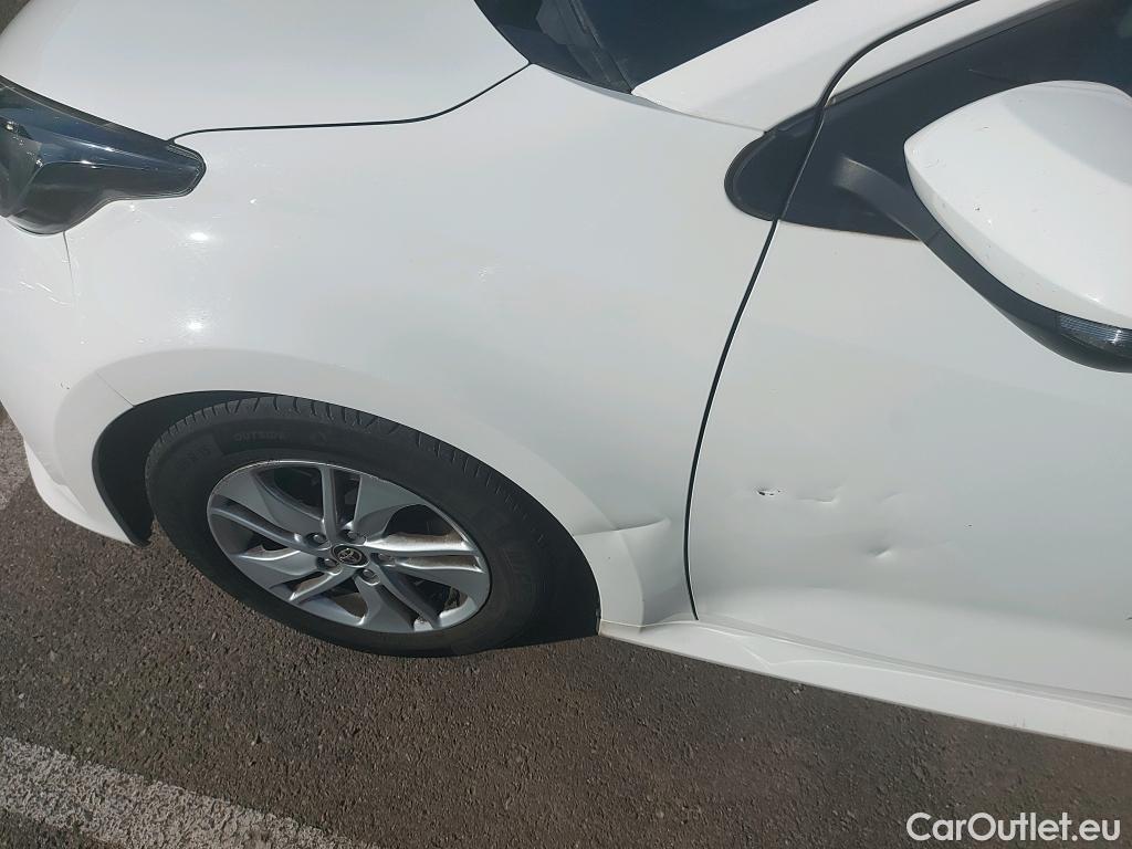  Toyota  Yaris TOYOTA  / 2020 / 5P / berlina con portón 1.5 120H Active Tech #1