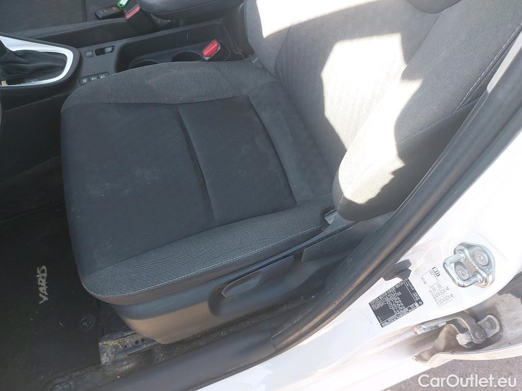  Toyota  Yaris TOYOTA  / 2020 / 5P / berlina con portón 1.5 120H Active Tech #11