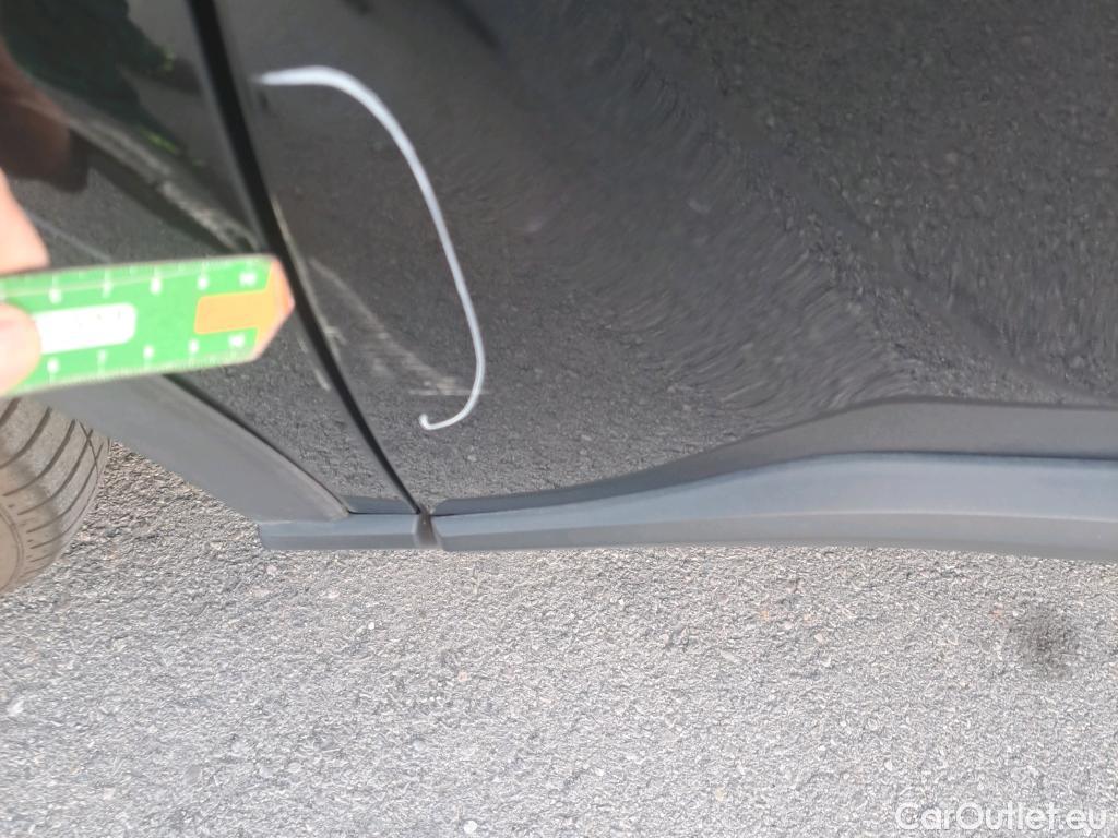  Toyota  C-HR TOYOTA  / 2019 / 5P / todoterreno 2.0 180H Style #19