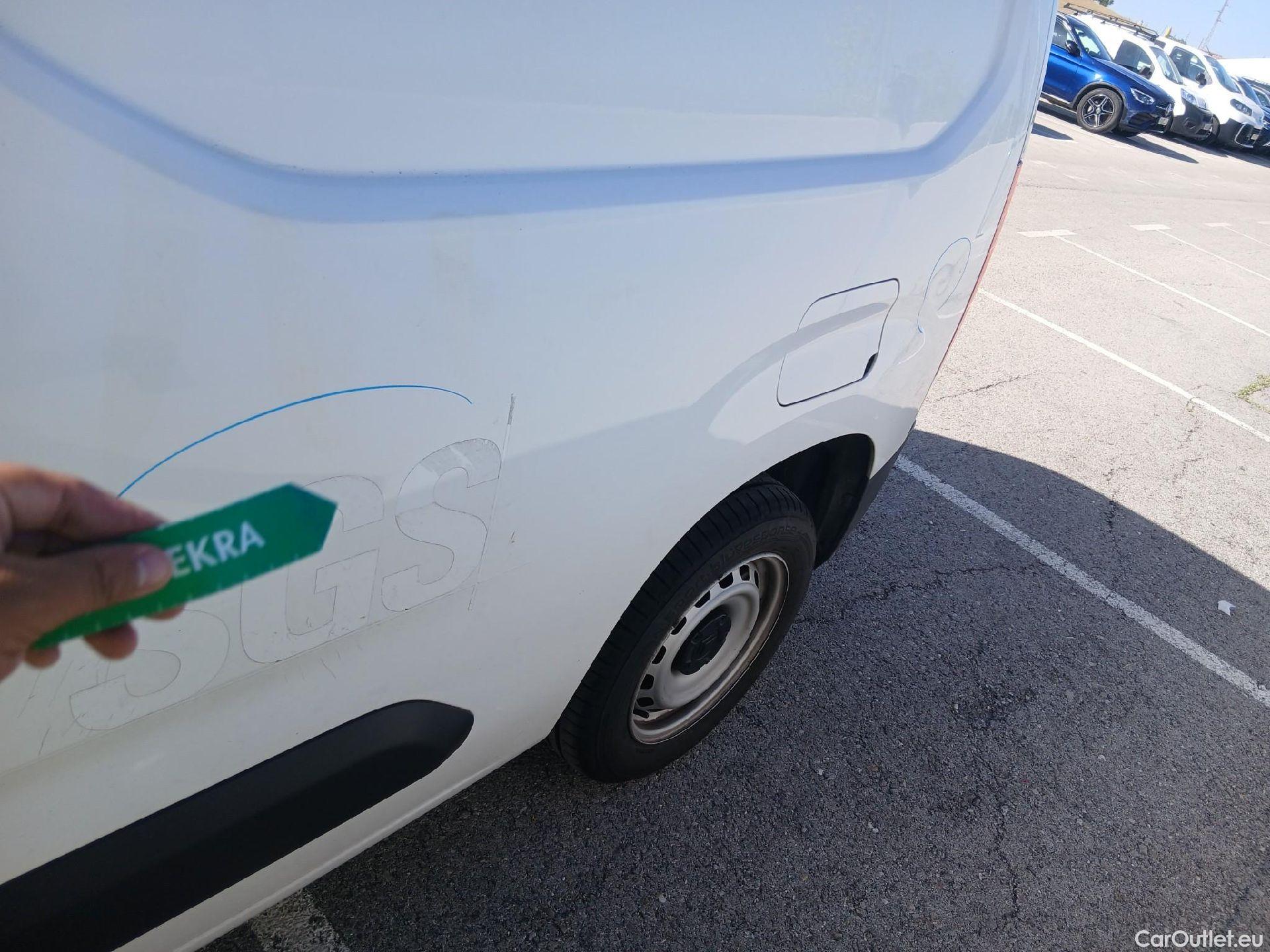  Citroen  Berlingo CITROEN  / 3P / Talla M BlueHDi 100 CV CONTROL #19
