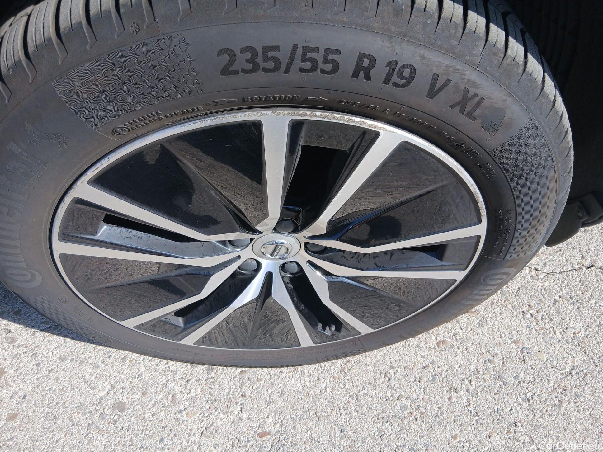  Volvo  XC90 VOLVO  / 5P / 2.0 B5 D5 AWD Business Plus Auto 235 CV DSG #37