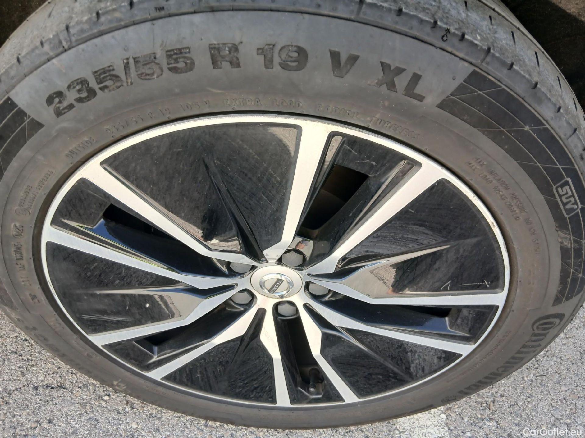  Volvo  XC90 VOLVO  / 5P / 2.0 B5 D5 AWD Business Plus Auto 235 CV DSG #17