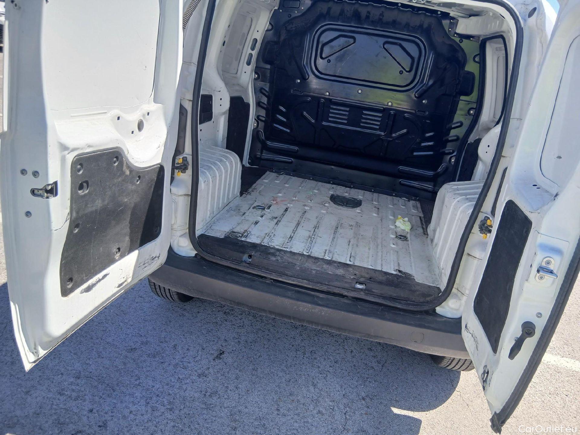  Fiat  Fiorino FIAT  / 2016 / 3P / furgón derivado de turismo Cargo Base N1 1.3 MJet 59 kW (80 CV) #6
