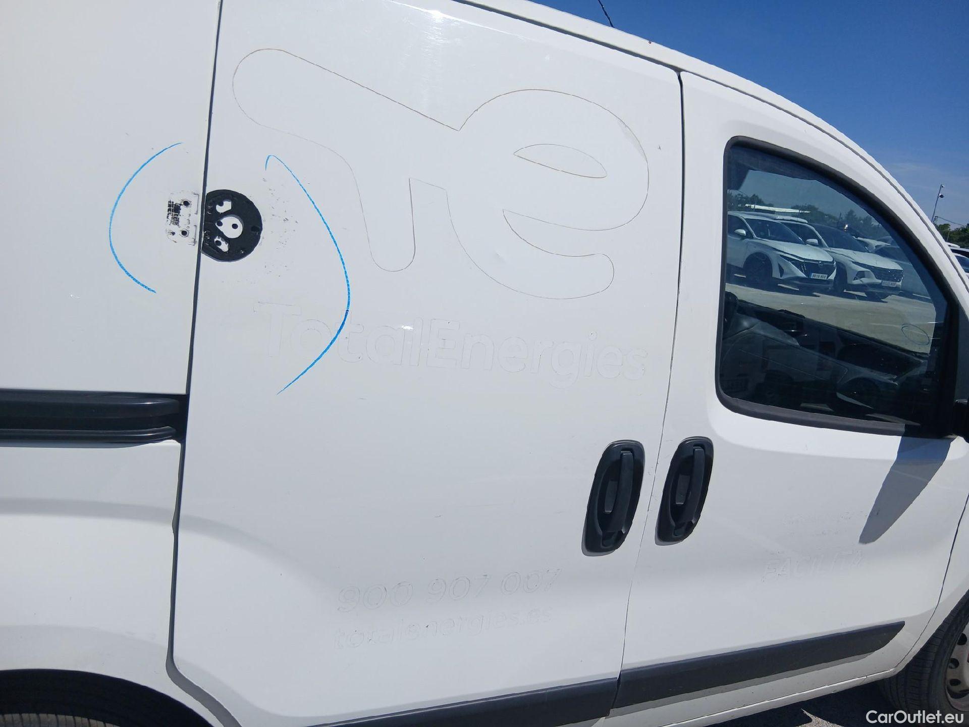  Fiat  Fiorino FIAT  / 2016 / 3P / furgón derivado de turismo Cargo Base N1 1.3 MJet 59 kW (80 CV) #32