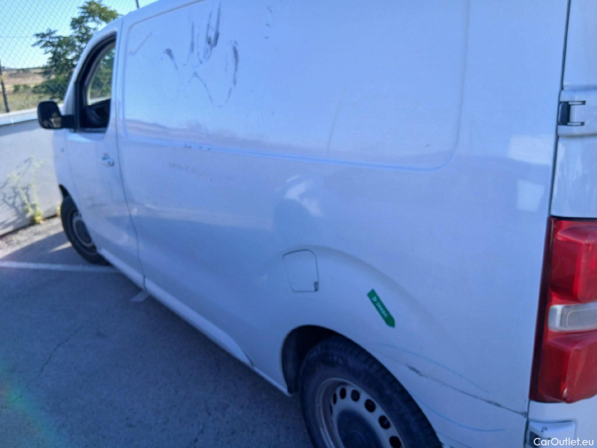  Fiat  Scudo FIAT  / 2021 / 4P / furgón Furgón L2 120cv MT6 Business (AC) #35