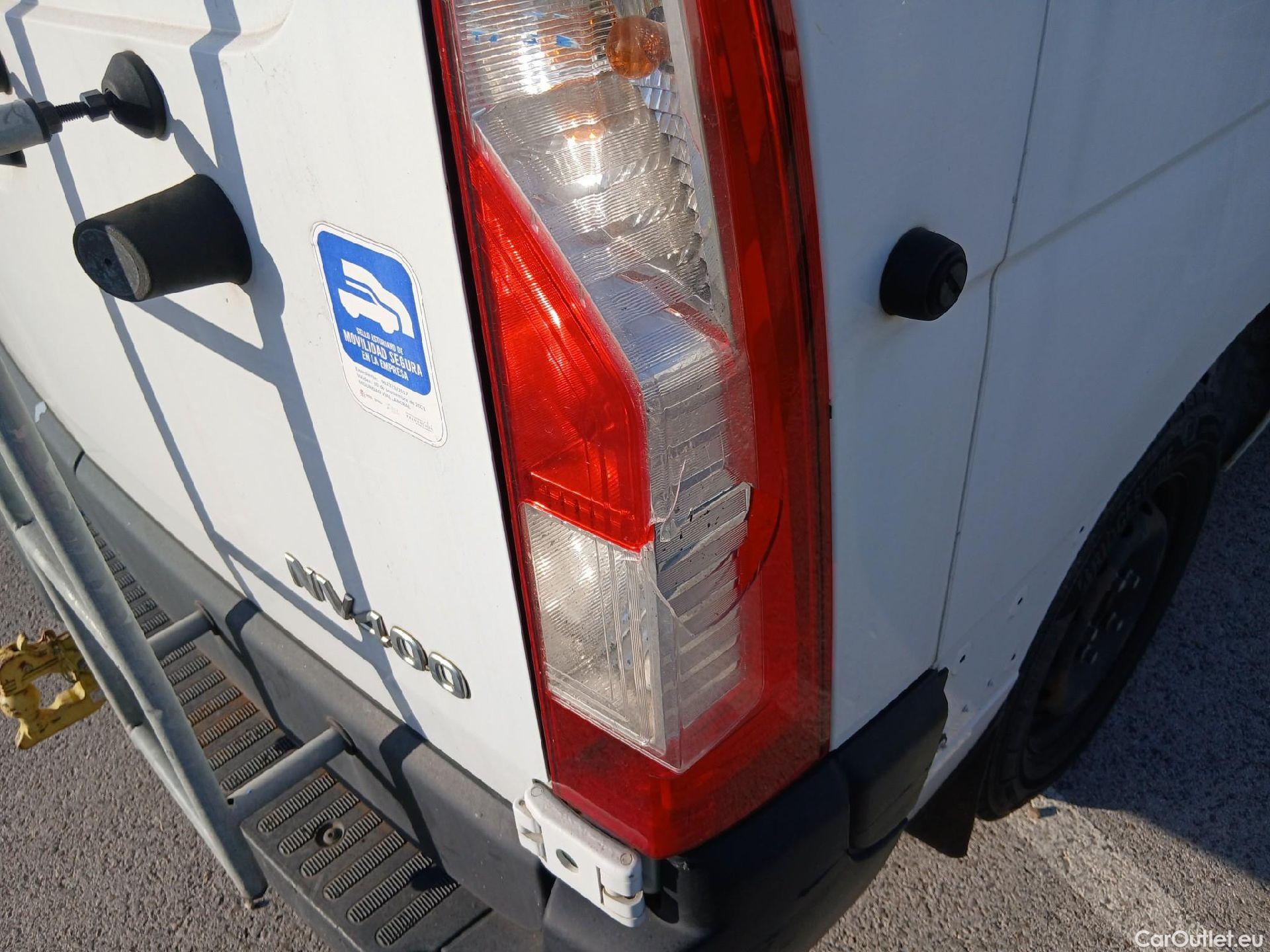  Nissan  NV400 NISSAN  / 2011 / 4P / furgón L2H2 3,5T 2.3dCi EU6 96kW FWD COMFORT #27