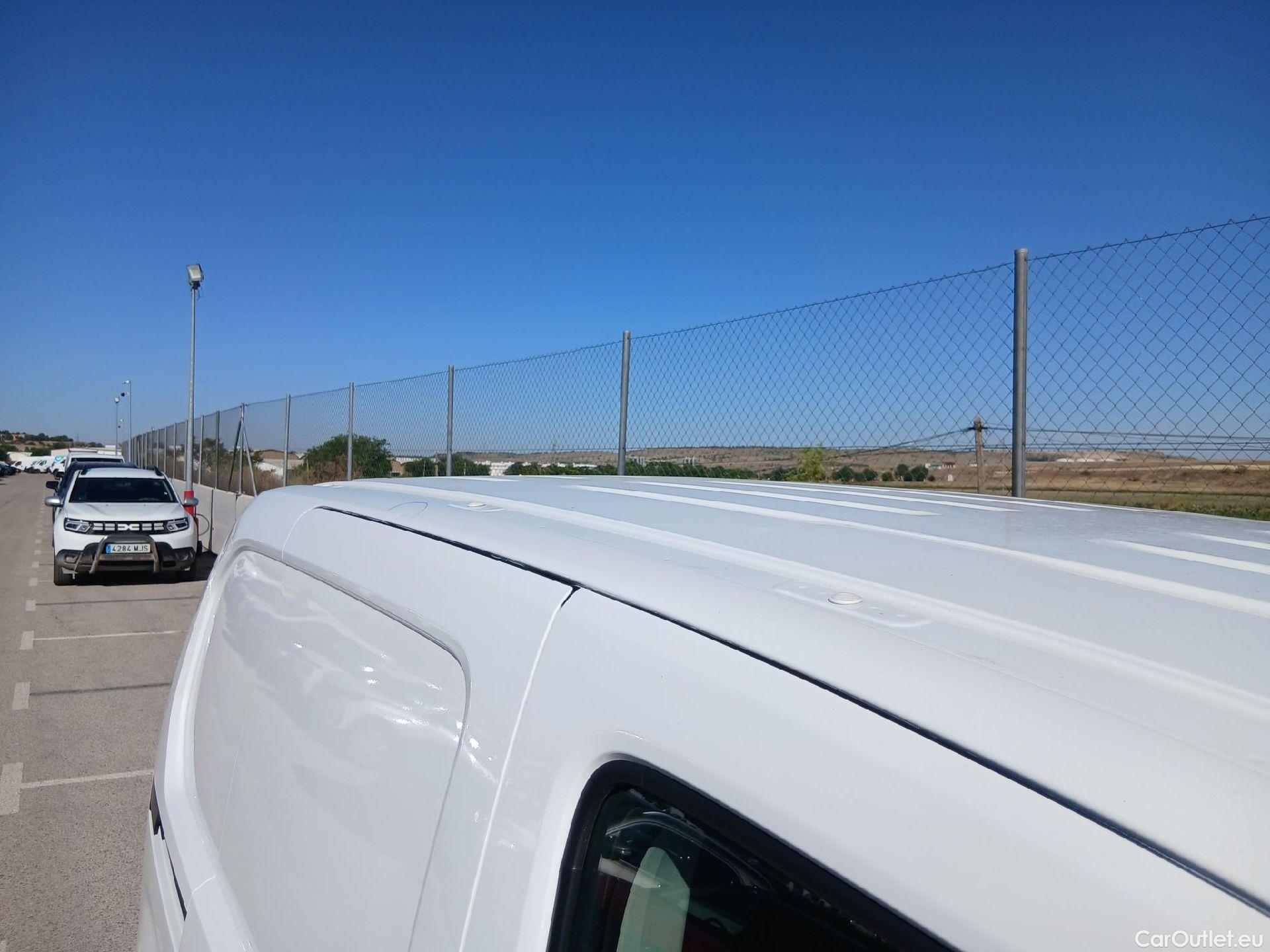  Opel  Combo OPEL  / 2018 / 3P / furgón derivado de turismo 1.6 TD S/S 74kW (100CV) Express L H1 650 (CX) #24