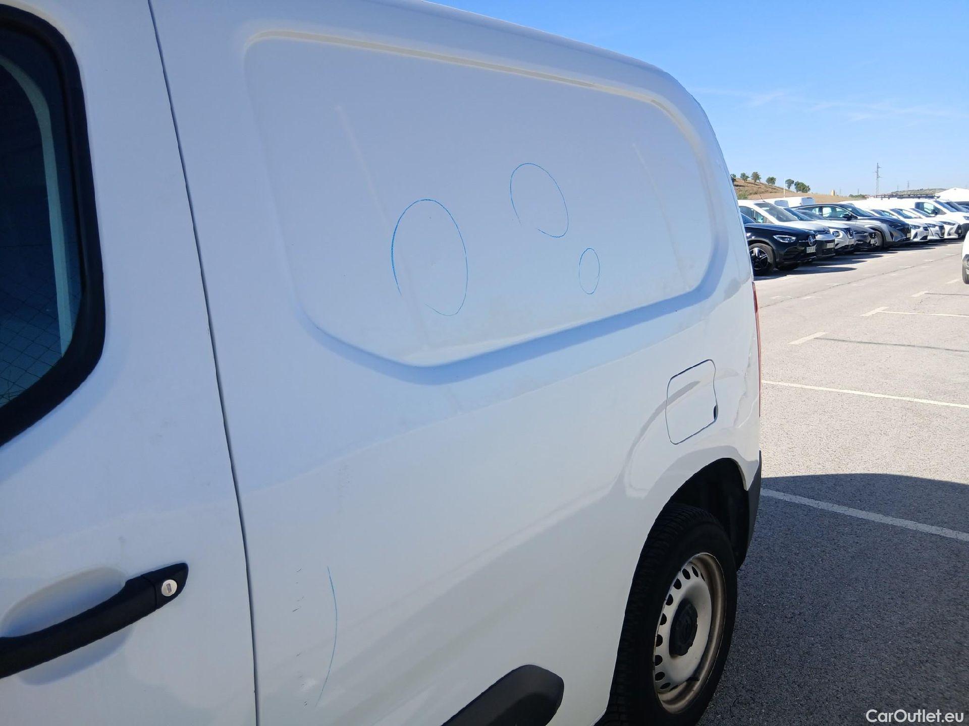  Opel  Combo OPEL  / 2018 / 3P / furgón derivado de turismo 1.6 TD S/S 74kW (100CV) Express L H1 650 (CX) #13