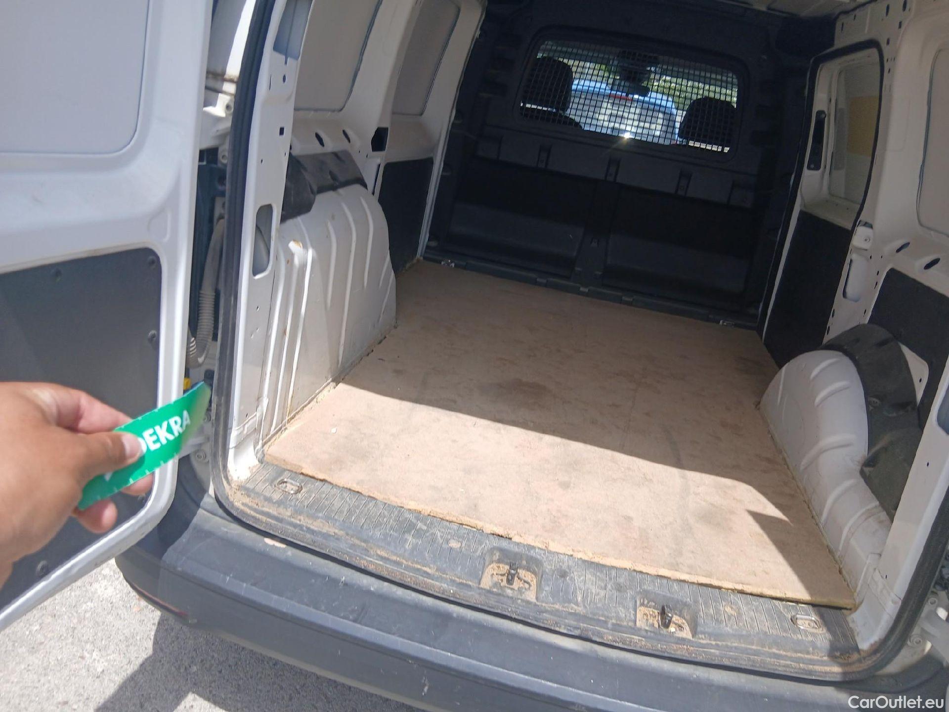  Volkswagen  Caddy VOLKSWAGEN  / 4P / Maxi Cargo 2.0 TDI 122 CV #5