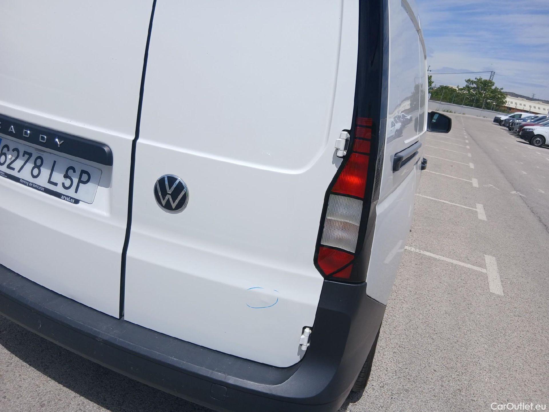  Volkswagen  Caddy VOLKSWAGEN  / 4P / Maxi Cargo 2.0 TDI 122 CV #23