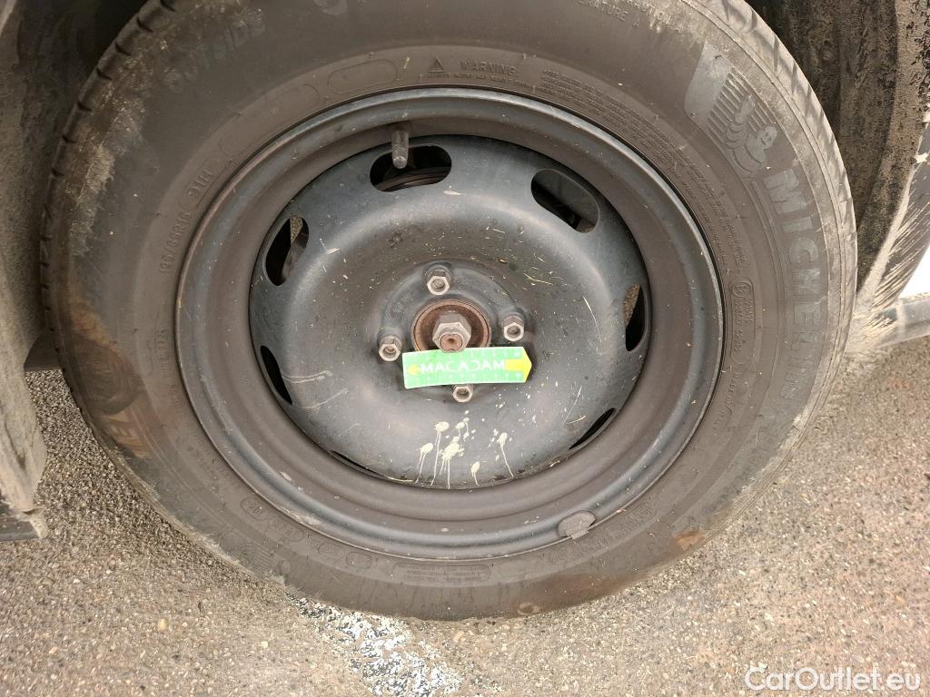 Citroen  C3  Société Feel 1.2 PureTech 80CV BVM5 E6d #48